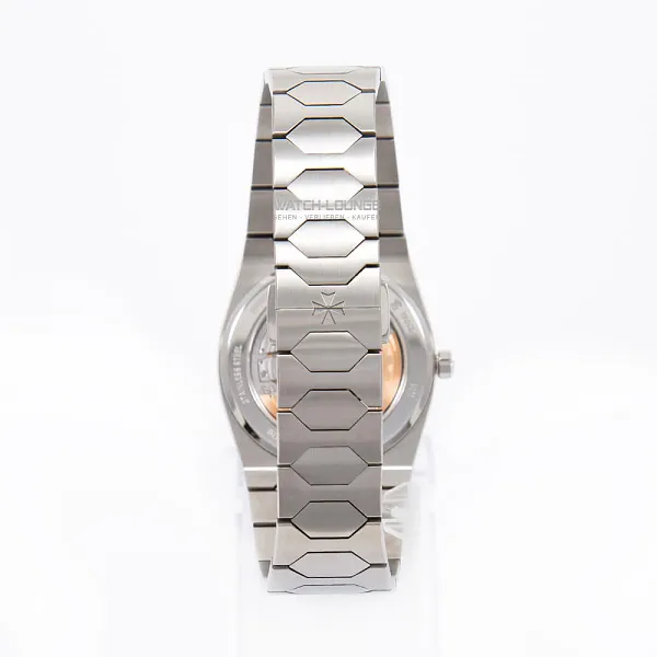17486_watchlounge_lo.jpg