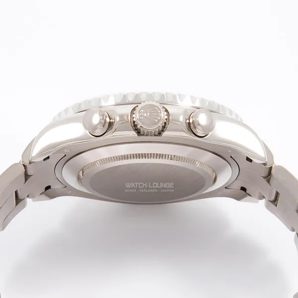 17505_watchlounge_lo.jpg