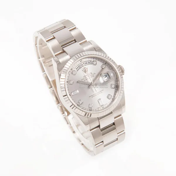 17515_watchlounge_lo.jpg