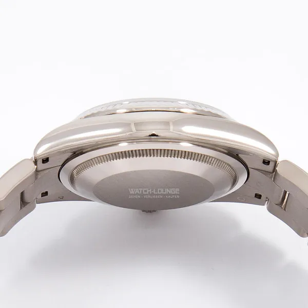 17518_watchlounge_lo.jpg