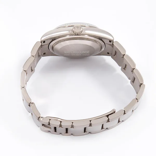 17519_watchlounge_lo.jpg