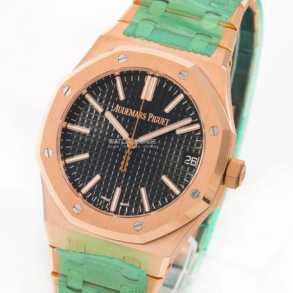 17530_watchlounge_lo_1.jpg