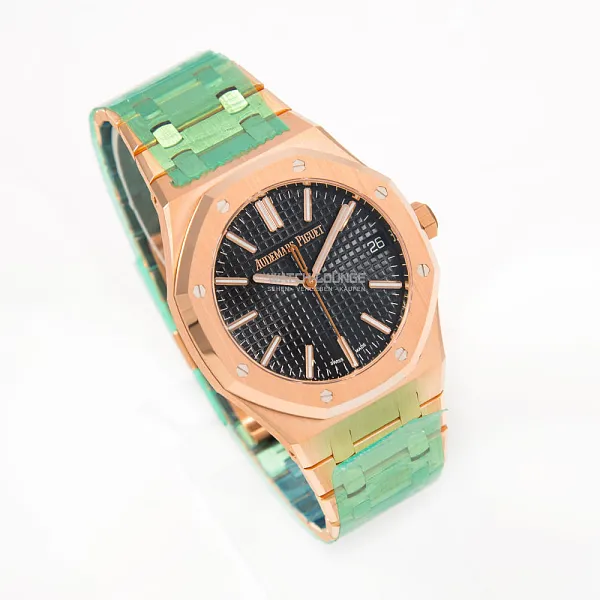 17533_watchlounge_lo.jpg