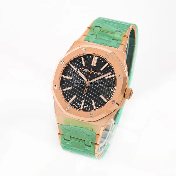 17534_watchlounge_lo.jpg