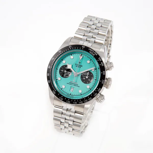 17545_watchlounge_lo.jpg