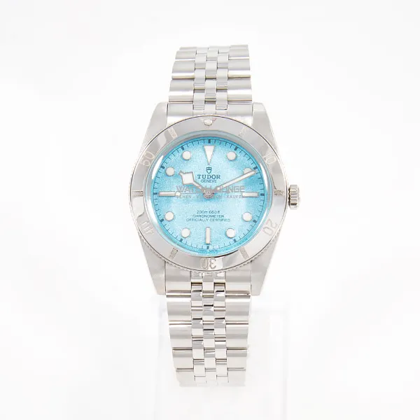 17553_watchlounge_lo.jpg