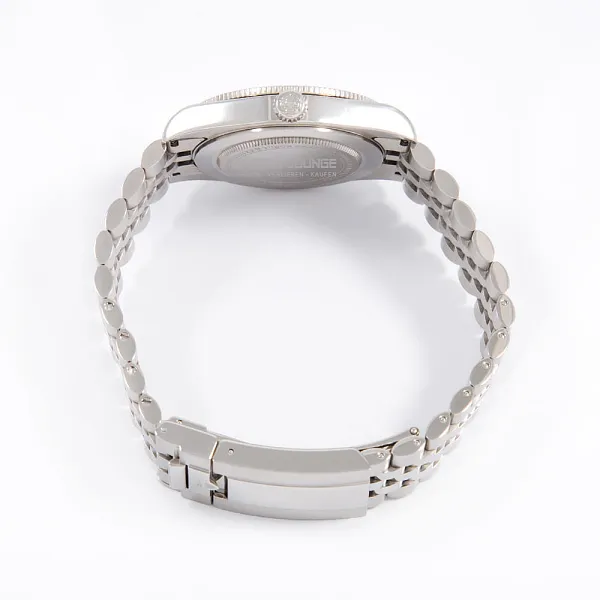 17558_watchlounge_lo.jpg