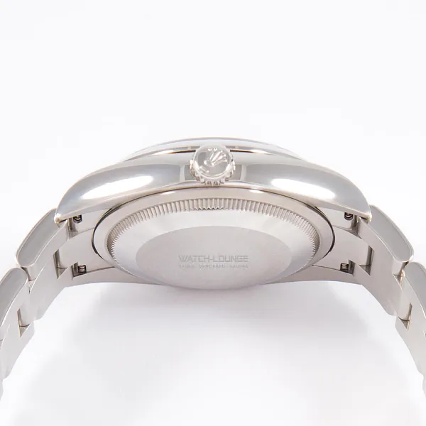 17600_watchlounge_lo.jpg