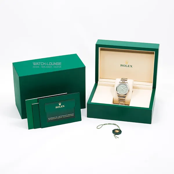 17604_watchlounge_lo.jpg