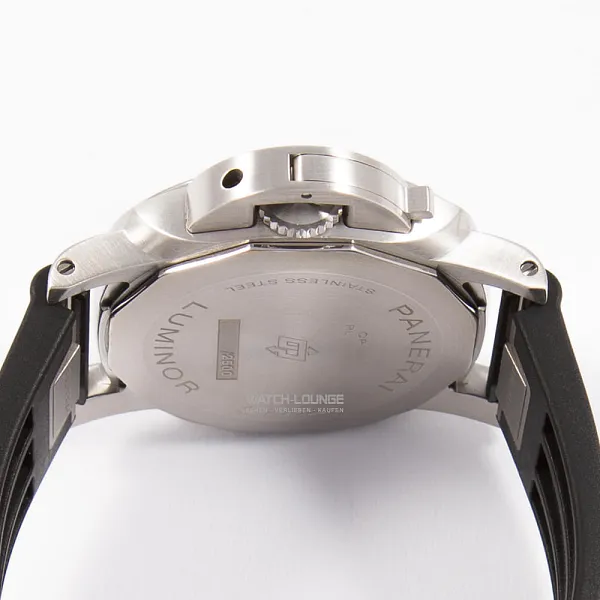 17611_watchlounge_lo.jpg