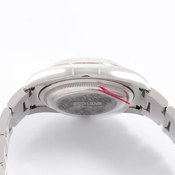 17626_watchlounge_lo.jpg