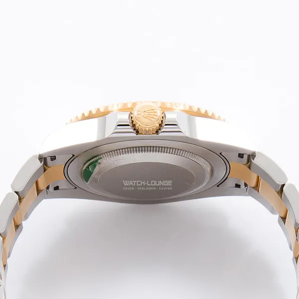 17638_watchlounge_lo.jpg