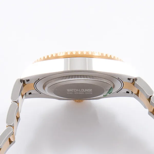 17639_watchlounge_lo.jpg