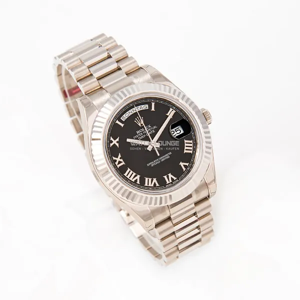 17648_watchlounge_lo.jpg