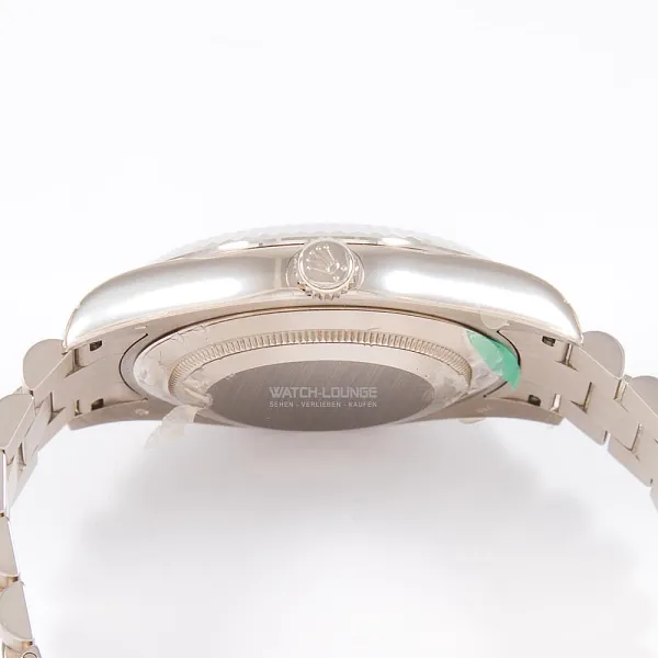 17650_watchlounge_lo.jpg