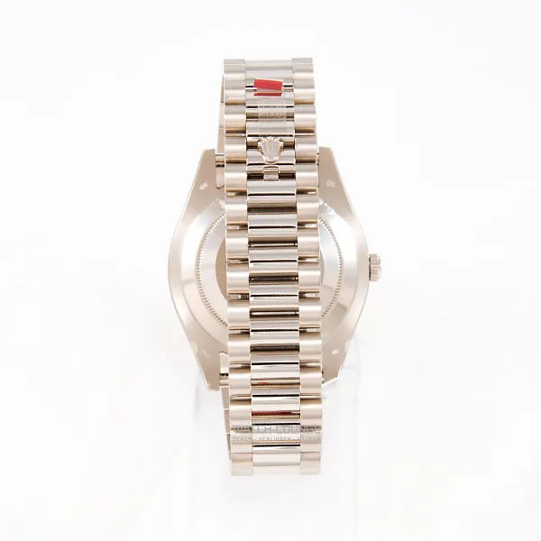 17653_watchlounge_lo.jpg