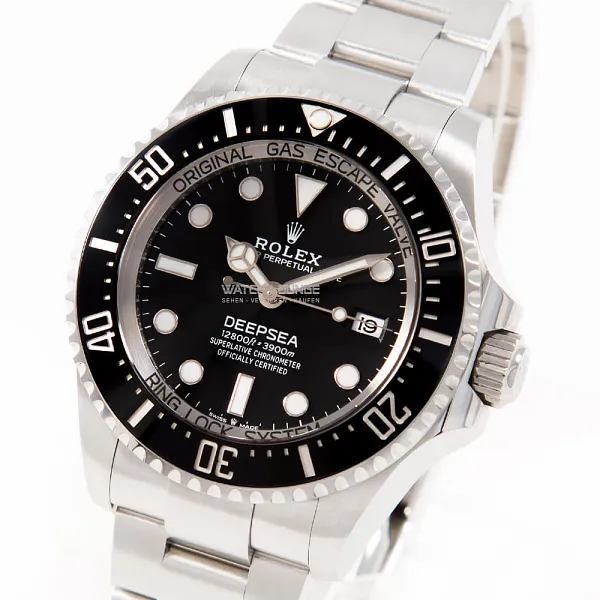 17658_watchlounge_lo_1.jpg