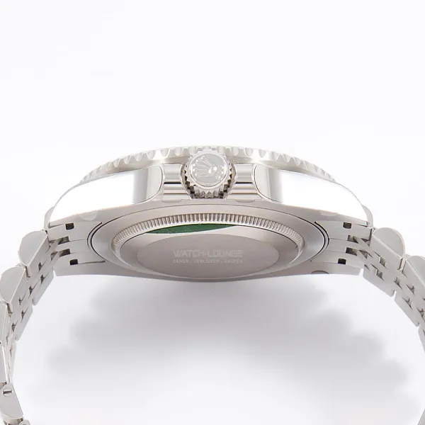 17685_watchlounge_lo.jpg