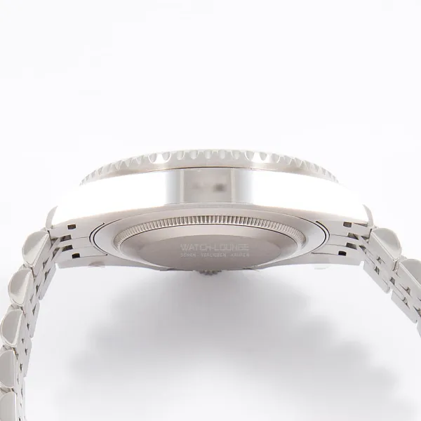 17686_watchlounge_lo.jpg