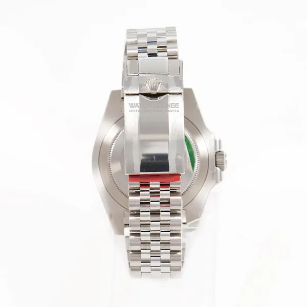 17688_watchlounge_lo.jpg