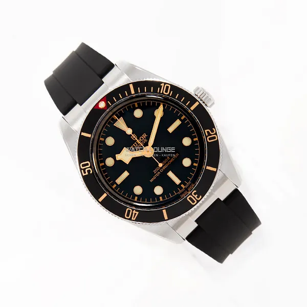 17692_watchlounge_lo.jpg