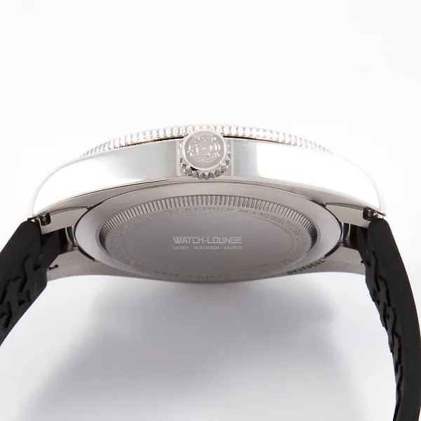 17696_watchlounge_lo.jpg