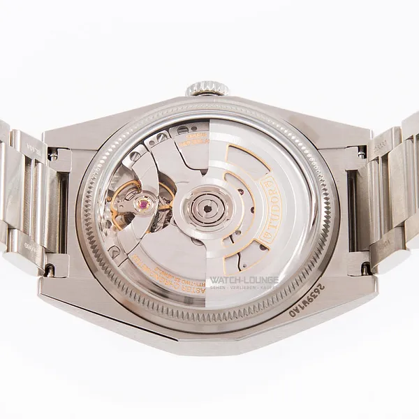 17708_watchlounge_lo.jpg
