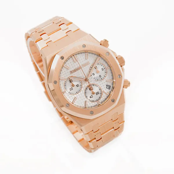 17715_watchlounge_lo.jpg