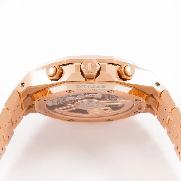 17717_watchlounge_lo.jpg