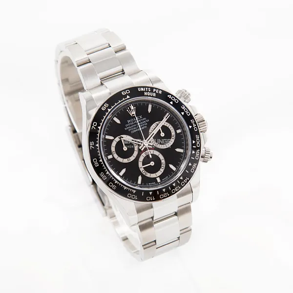 17746_watchlounge_lo.jpg