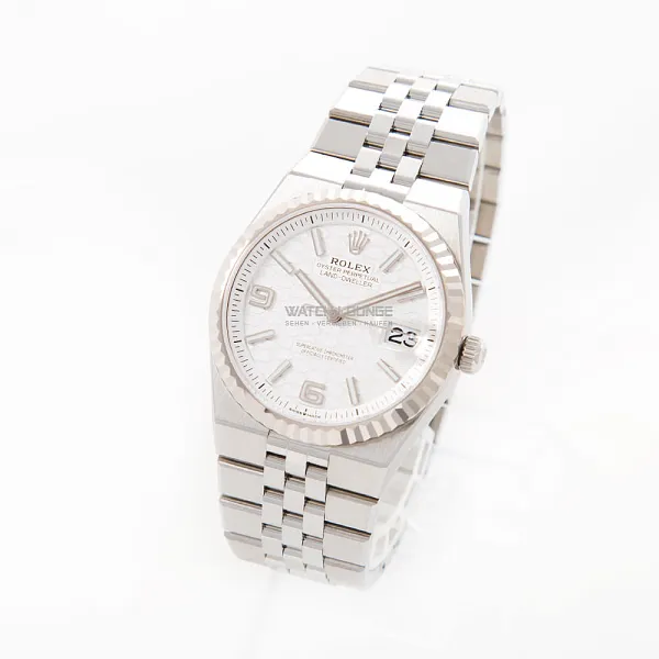 17758_watchlounge_lo.jpg