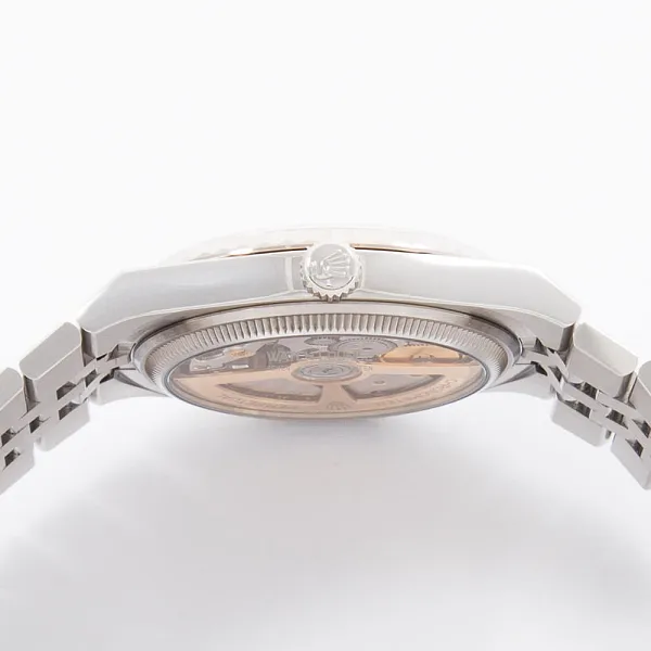17759_watchlounge_lo.jpg