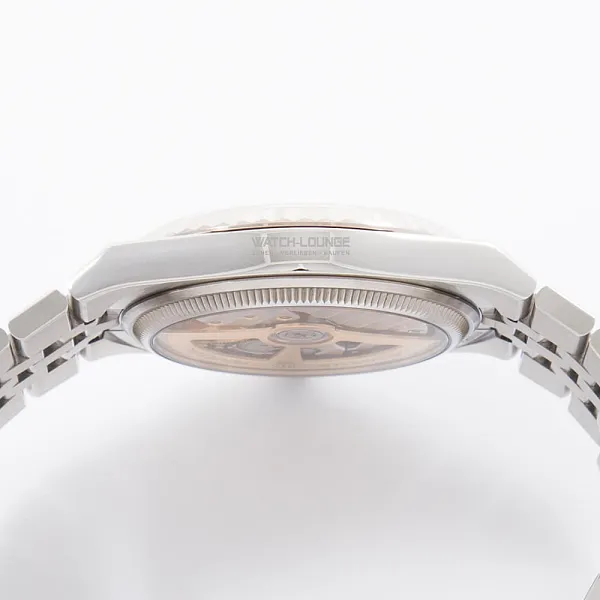 17760_watchlounge_lo.jpg