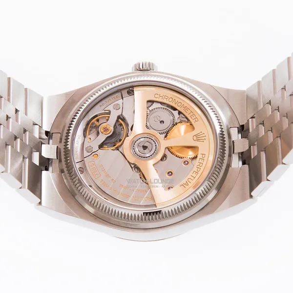 17761_watchlounge_lo.jpg