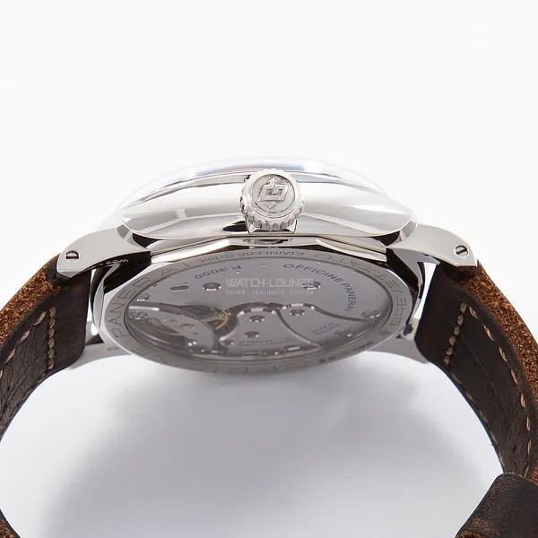 17817_watchlounge_lo.jpg