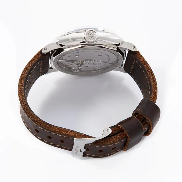 17820_watchlounge_lo.jpg