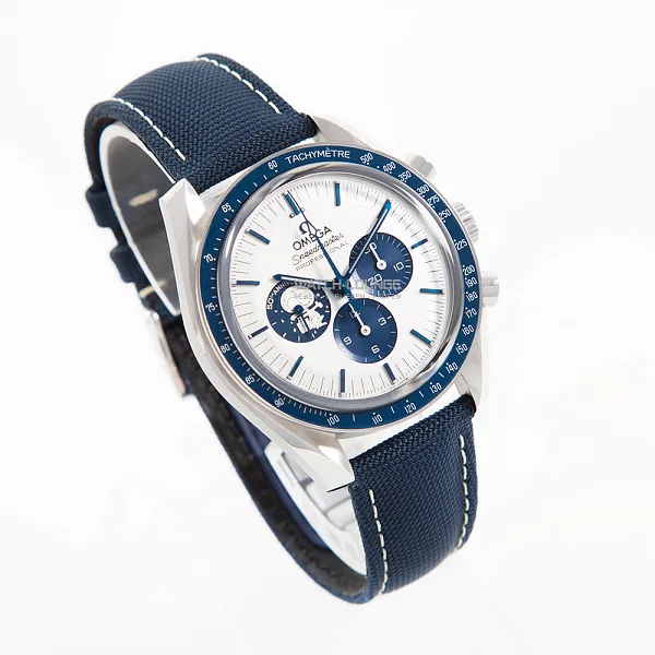 17928_watchlounge_lo.jpg