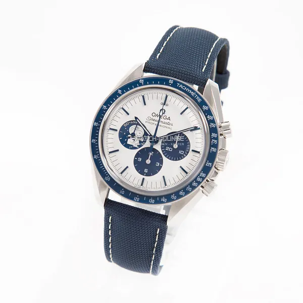 17929_watchlounge_lo.jpg
