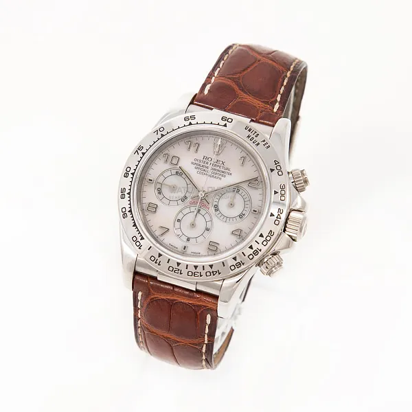 17988_watchlounge_lo.jpg