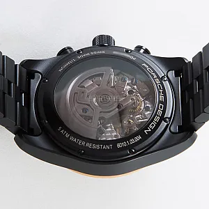 17_072_watchlounge_lo.jpg