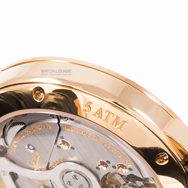 18005_watchlounge_lo.jpg