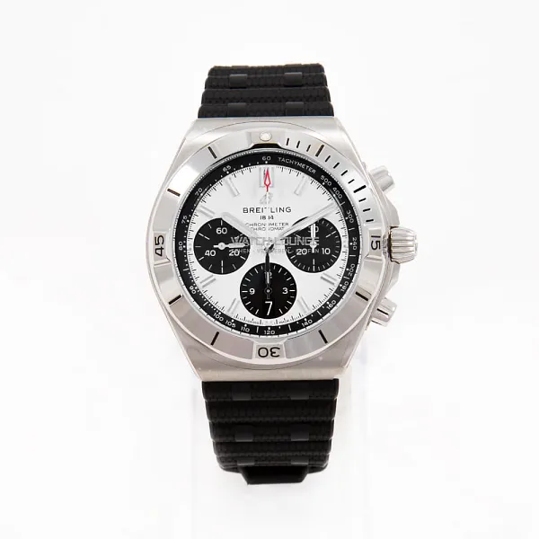 18010_watchlounge_lo.jpg