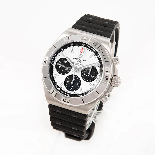 18012_watchlounge_lo.jpg