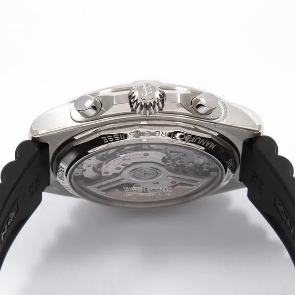 18013_watchlounge_lo.jpg