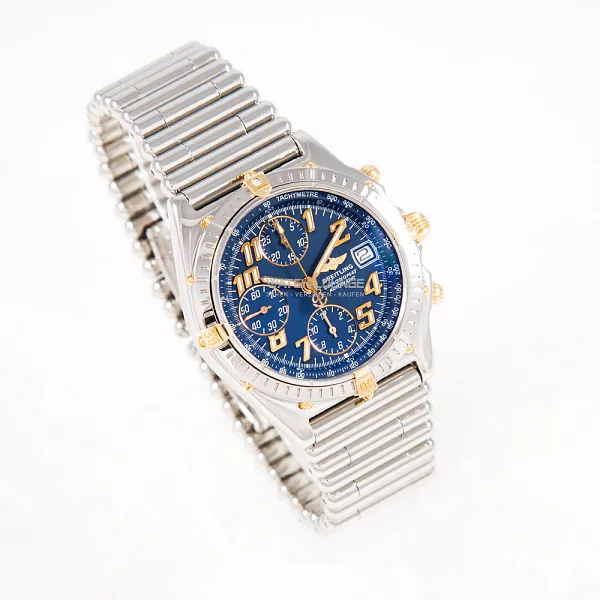 18025_watchlounge_lo.jpg