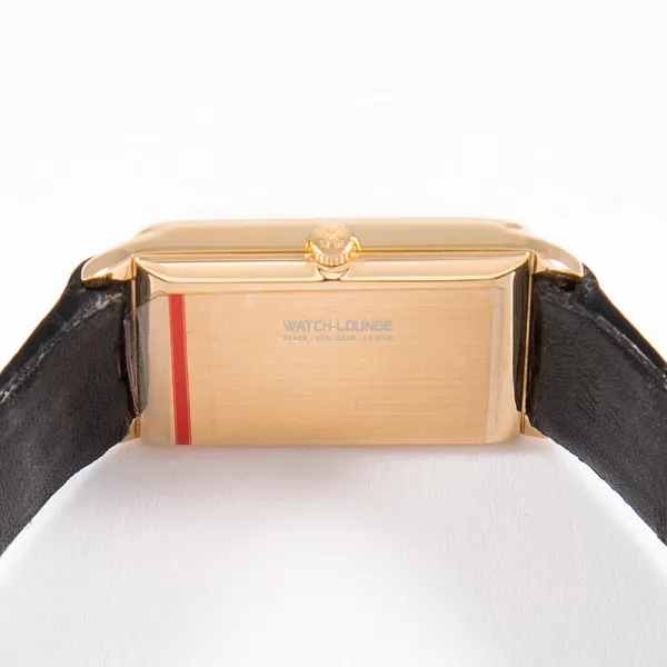 18050_watchlounge_lo.jpg