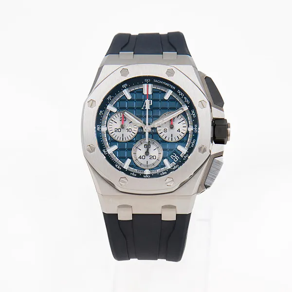 18109_watchlounge_lo.jpg