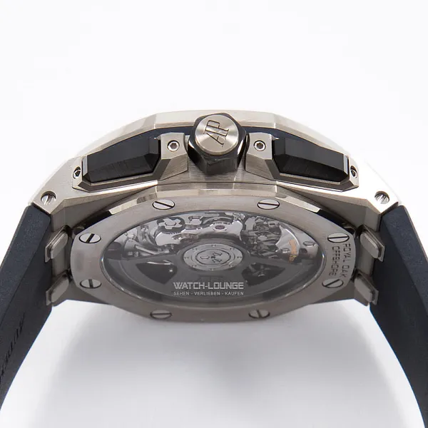 18112_watchlounge_lo.jpg