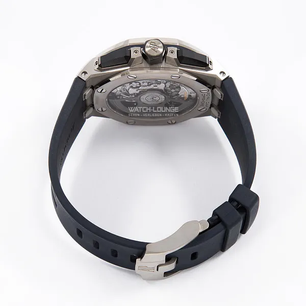 18115_watchlounge_lo.jpg