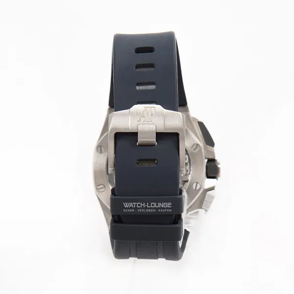 18116_watchlounge_lo.jpg